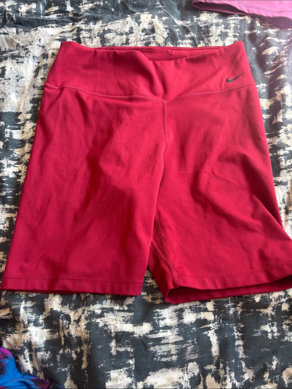 Nike Women's Magenta Bike Shorts with Branded Waistband - Picture 4 of 8